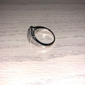 Kay Jewelers Jewelry - Pre loved promise ring from Kay jewelers ❤️ Kay Jewelers Jewelry - Pre loved promise ring from Kay jewelers ❤️